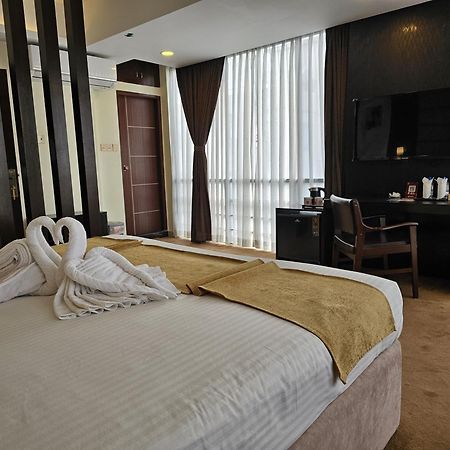 White Park Hotel & Suites Ćottogram Zewnętrze zdjęcie