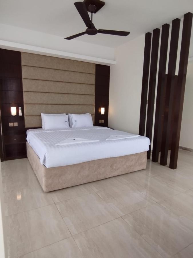 White Park Hotel & Suites Ćottogram Zewnętrze zdjęcie