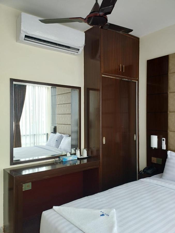 White Park Hotel & Suites Ćottogram Zewnętrze zdjęcie