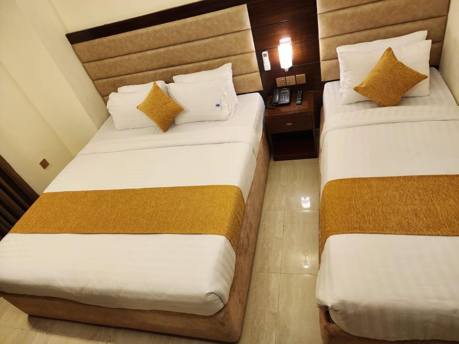 White Park Hotel & Suites Ćottogram Zewnętrze zdjęcie