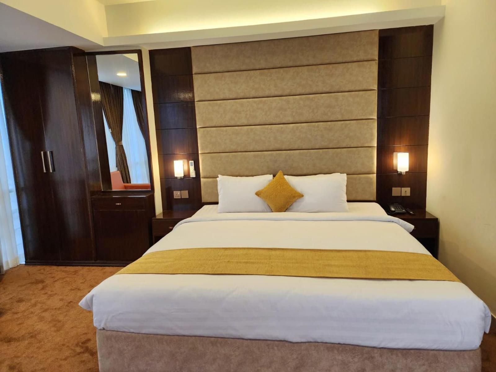 White Park Hotel & Suites Ćottogram Zewnętrze zdjęcie