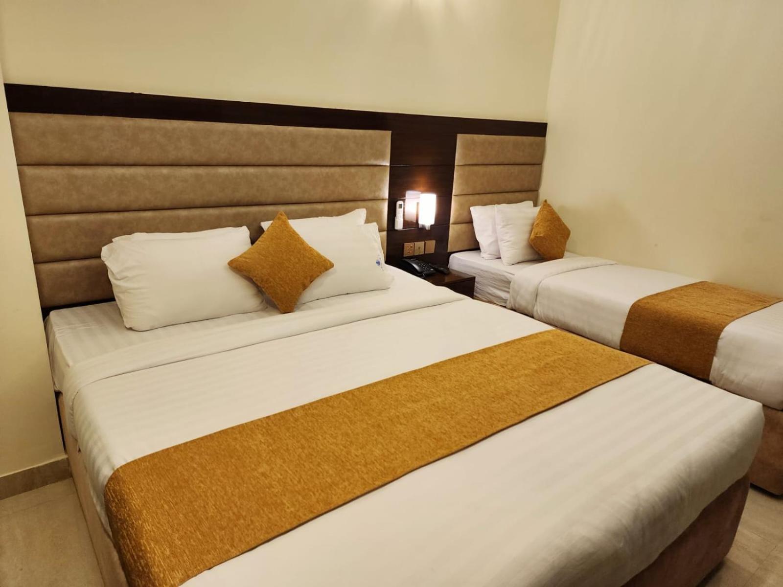 White Park Hotel & Suites Ćottogram Zewnętrze zdjęcie
